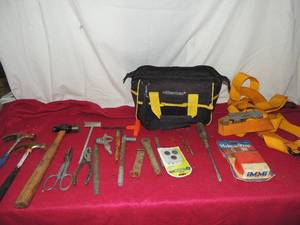 lot 85 image: Straps, hammers, pliers,small tin snips, files, tool bag and much more