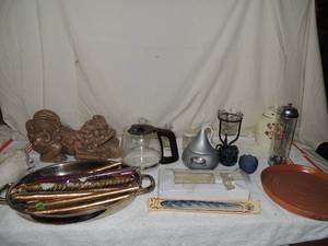 lot 91 image: Home dcor- candles, Hershey candy dish with lid seashell candle and more