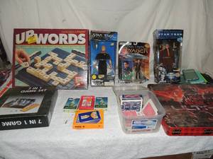 lot 92 image: Toy lot-Star trek, upwards, 7 in 1 game set, I phone case and more