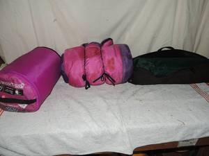 lot 98 image: 2 kids sleeping bags and green childs collapsible tent NIB