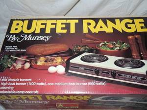 lot 105 image: Buffet range model 702-   120 volts   560   1100 watts in original box