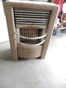 lot 108 image: Small Dearborn heater nice condition
