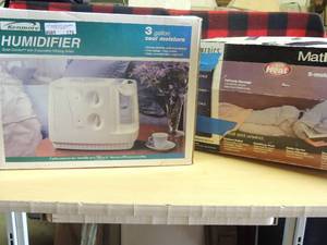 lot 176 image: Kenmore humidifier NIB     mat massager 5-motor full body massager used but works great