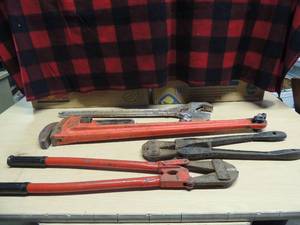 lot 200 image: 24 bolt cutters, cable cutters large micro press sleeve tool crescent wrench 24 610 mm Ridged heavy duty 36 pipe wrench
