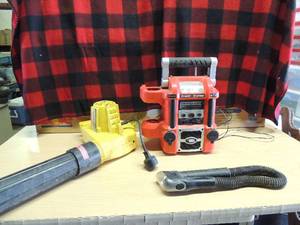 lot 229 image: Paramount electric blower   B&D snake light       B&D storm station radio good working order