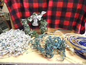 lot 240 image: Christmas lights wreath and rope lights