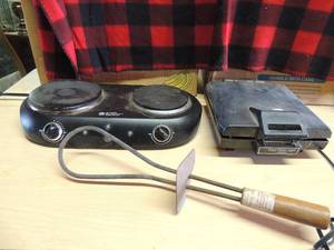 lot 244 image: Short order chef by Rival, Antique Bar-b-q lighter, 2 burner electric hot surface