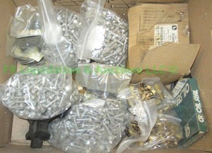 lot 18 image: Brass fittings and other assorted hardware