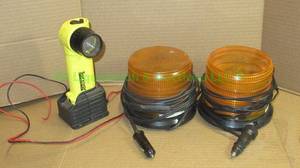 lot 57 image: Nova electronics 360 degree strobe beacon lights model SB4050A plus Survisor rechargeable flashlight