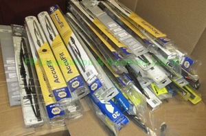 lot 70 image: NAPA and other brands windshield wipers, never used in original boxes, generous quantity