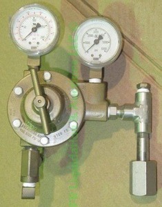 lot 170 image: Meco metering valve and gauge set