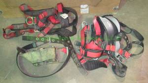 lot 136 image: Web devices safety harnesses