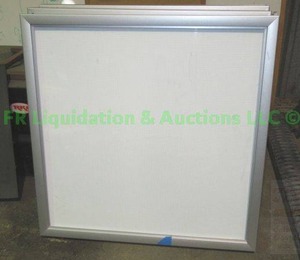 lot 222 image: X-ray illuminator viewing box 30 x 30 x 3