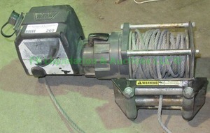 lot 260 image: Warn electric cable winch