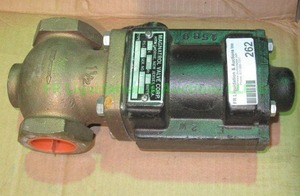 lot 262 image: Magnatrol solenoid valve type 141S45 steam