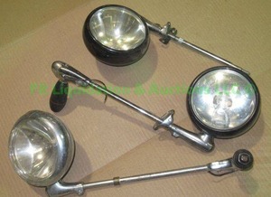 lot 272 image: Articulating post mount spot lights