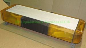 lot 279 image: Amber safetyhazard roof mount strobe light bar, approx 30 wide