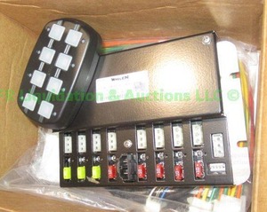lot 293 image: Whelen 8 function relay control system