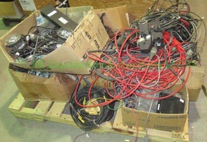 lot 281 image: Assorted electronic cables, wires and parts as shown