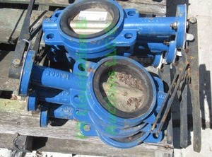lot 365 image: Red-white valve corp. butterfly valve approx 4, 6 total