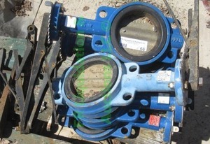lot 366 image: Red-white valve corp. butterfly valve approx 4, 6 total