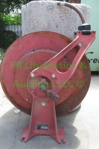 lot 370 image: Reelcraft pneumatic hose reel model 5600 OLP
