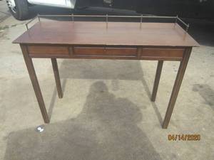 lot 20 image: VINTAGE WRITING DESK&nbsp39 L X 15.5 W X 47 H&nbsp