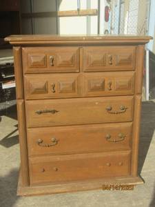 lot 23 image: VINTAGE OAK WOOD 6 DRAWER DRESSER&nbsp MATCH # 2240 L X 19.5 W X 48 H&nbsp