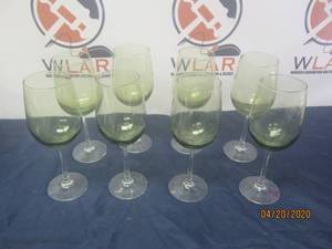 lot 68 image: TOTAL OF 8TALL AND&nbsp ELEGANT GREEN WINE GLASSES WITH CLEAR STEM&nbsp