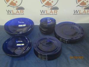 lot 70 image: TOTAL OF 26 PC&nbsp&nbspCOBALT BLUE DINNERWARE&nbsp