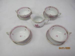 lot 100 image: TOTAL OF 9 PC&nbsp4 PERSON SETTING ANTIQUE&nbsp HEREND HUNGARY PORCELAIN CHINESE BOUQUET RASPBERRY HAND PAINTED CHINA SET&nbsp&nbspCREAMER ,645AP,SAUCER &amp TEA CUPS&nbsp&nbsp