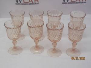 lot 102 image: TOTAL OF 8 VINTAGE ARCOROC FRANCE PINK ROSALINE SWIRL&nbsp WATERWINE&nbsp GLASS GOBLETS&nbsp&nbspMATCH #101