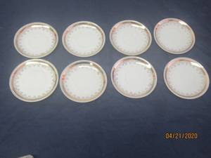 lot 111 image: TOTAL OF 8 INARCO JAPAN E-5500 GOLD RIMMED SAUCER PLATES