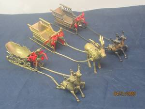 lot 117 image: TOTAL OF 3 SLEIGH WITH REINDEER MADE IN TAIWAN&nbsp
