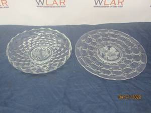 lot 120 image: TOTAL OF 2 CAKE PLATES&nbsp&nbsp -VINTAGE CAKE PLATE TORTE PLATE IN CUBE PATTERN GLASS FOSTORIA AMERICAN&nbsp&nbsp- VINTAGE CONSTELLATION PATTERN WITH FROSTED CENTER&nbsp INTAGLIO&nbsp &nbspFRUIT DESIGN&nbsp