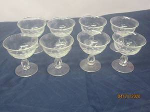 lot 134 image: TOTAL OF 8 VINTAGE CLEAR STEMMED SHERBET DESSERT GLASSES&nbsp