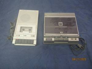 lot 194 image: EMERSON CASSETTE RECORDER &amp GEMINI AUTOMATIC 2-WAY VHS REWINDER&nbsp