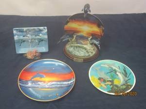 lot 221 image: TOTAL OF 5 DOLPHIN PLATES&nbsp&nbsp- SPRING OF THE DOLPHIN LA7749&nbsp-FIRST ISSUE IN PARADISE DISCOVERY A2303&nbsp&nbsp&nbsp AND MORE SEE PICS&nbsp