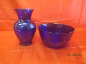 lot 302 image: 2 PC COBALT BLUE 11 DIAM BOWL SMALL CHIP ON RIM SEE PIC &amp 11 H GLASS VASE&nbsp