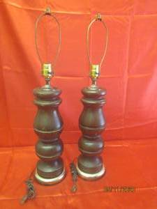 lot 304 image: TOTAL OF 2 VINTAGE 31  WOOD PORTABLE LAMPS&nbsp