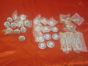 lot 315 image: TOTAL OF 29 PC VINTAGE 1985 BELWITH DOOR KNOBS &amp PULL&nbsp&nbsp- MOSTLY NEW&nbsp