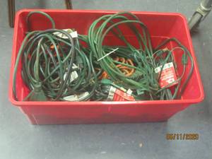 lot 326 image: 10 PLUS EXTENSION CORDS TOTE INCLUDED&nbsp