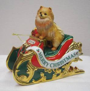 lot 394 image: Danbury Mint 2005 Pomeranian Ornament