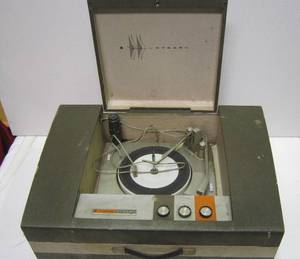 lot 400 image: Sears Silvertone Stereo Record Player