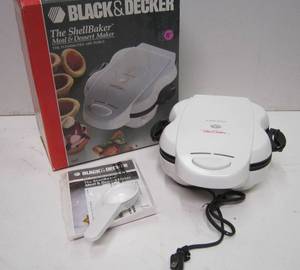 lot 428 image: Black & Decker The Shellbaker