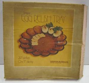 lot 467 image: Indiana Glass Co. Egg & Relish Tray