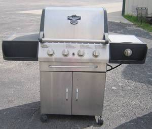 lot 476 image: Outdoor Grill