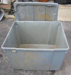 lot 477 image: Mont. Ward Storage Crate