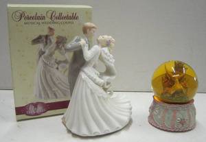 lot 492 image: Romantic Music Boxes