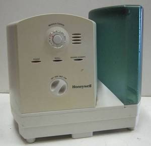 lot 506 image: Honeywell Humidifier